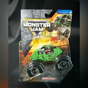 Monster Jam Gravedigger Trainer truck